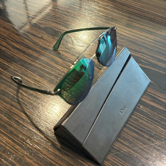 Sunglasses - DIOR - Green Mirror effect lens - Picture 3 of 3